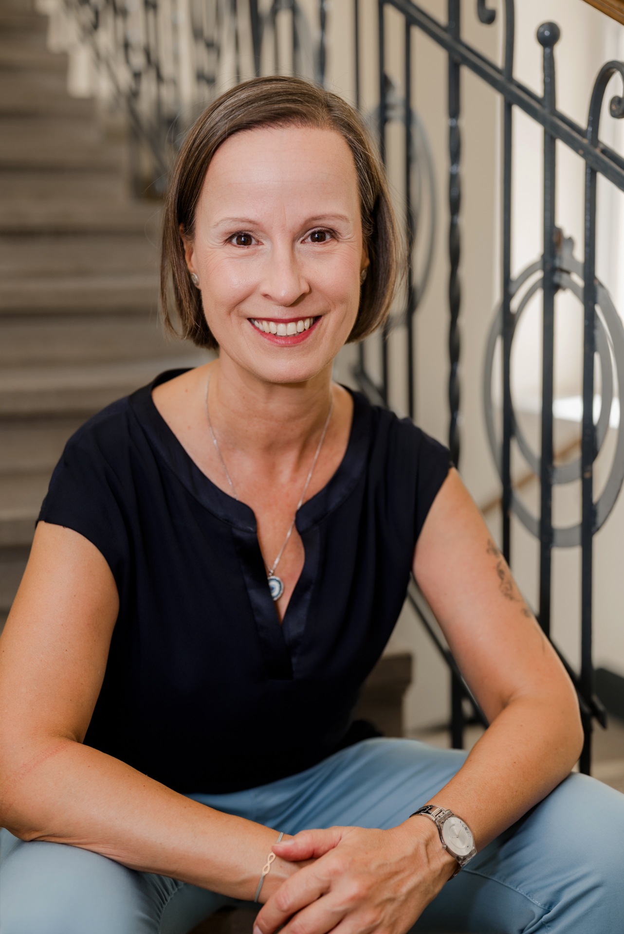 Natürliches Business Portrait einer Selbstständigen in Wien